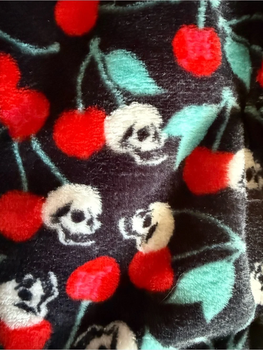 ED HARDY PET 2 Pc Pet Throw Set Skull Cherries 27x44